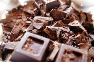 Cioccolato, mangiarlo ogni giorno fa bene