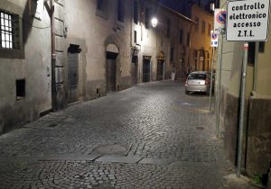 Viterbo, chiusura d’urgenza di via San Lorenzo