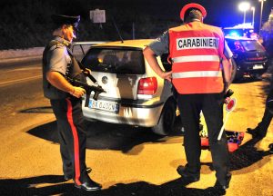 Truffa e ricettazione di auto di lusso: otto arresti