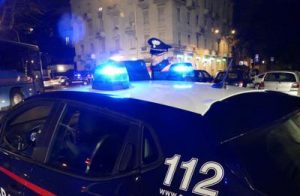 Movida, maxi rissa: grave un giovane accoltellato