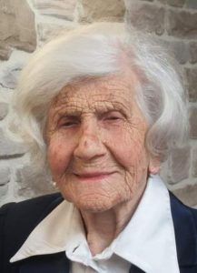 Tolfa, a 107 anni la signora Fiorina Fiorelli è tra i primi vaccinati in Italia