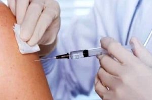 Over 80: da lunedì via alle richieste dei vaccini