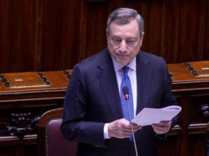 Ucraina, Draghi: “Sosterremo Kiev come da mandato del Parlamento”