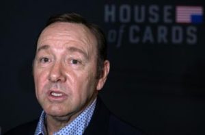 Kevin Spacey processato a piede libero in Gb per violenza sessuale