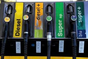 Prezzi benzina in salita, oggi diesel self service vicino a 2 euro