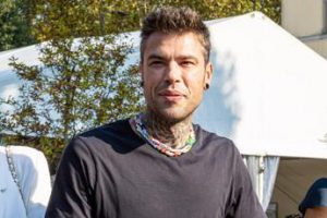 Fedez, il tumore e l’audio con lo psicologo: “Volevo una carezza pubblica”