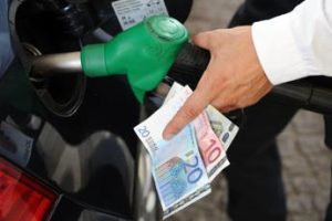 Carburanti, si fermano i rialzi: prezzi benzina e diesel oggi