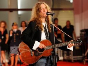 Patti Smith in concerto sotto il David di Michelangelo