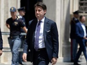 Crisi governo, senatori M5S freddi su parole Draghi