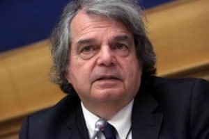 Brunetta: “Da Berlusconi e i suoi invettive, fa male essere chiamato nano”