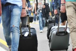 Scioperi, cancellazioni e ritardi: l’estate nera degli aeroporti