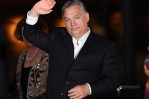 “Discorso nazista degno di Goebbels”, consigliere di Orban si dimette