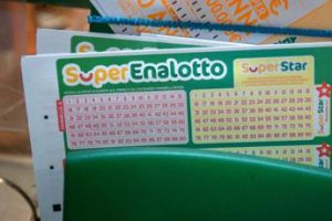 Superenalotto, numeri estrazione vincente oggi 26 luglio