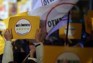 Crisi governo, tensioni in assemblea M5S: governisti nel mirino