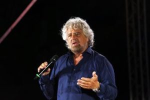 Elezioni 2022, Grillo: “Alcuni di noi caduti, altri contagiati da zombie, ma vinceremo”