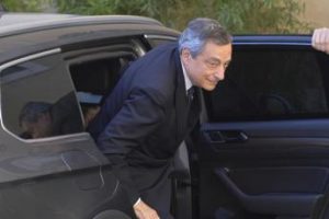 Crisi governo, si allontana il Draghi bis. In corso consiglio 5 Stelle