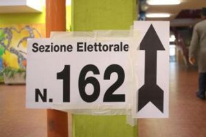 Elezioni politiche 2022, sondaggisti: “Crescerà astensionismo, italiani delusi dai partiti”