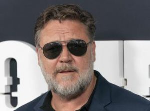 Russell Crowe al Colosseo con famiglia: “Ecco il mio vecchio ufficio”