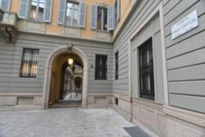 Mediobanca, utile otre 900 mln e ricavi record