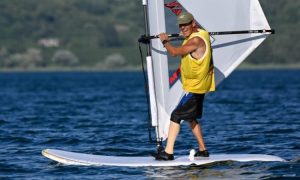 Windsurf Adaptive Challenge, al lago di Vico il primo campionato di windsurf aperto a ogni tipo di disabilità