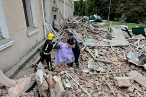 Ucraina, Russia bombarda il centro di Kharkiv