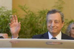 Crisi governo, si allontana il Draghi bis. Oggi consiglio 5 Stelle