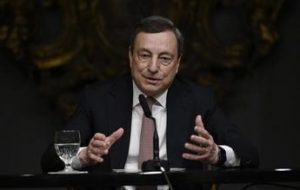 Draghi: “Non abbandoneremo lavoratori, pensionati e imprese”