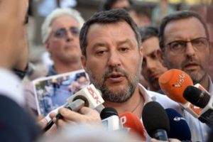 Crisi governo, Salvini convoca parlamentari Lega lunedì sera