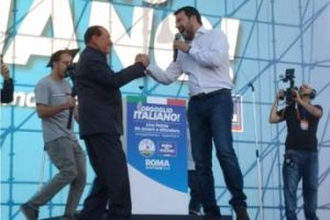 Crisi governo, asse Salvini-Berlusconi per strategia comune