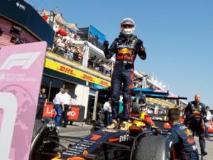 F1 Gp Francia 2022, vittoria di Verstappen davanti alle Mercedes