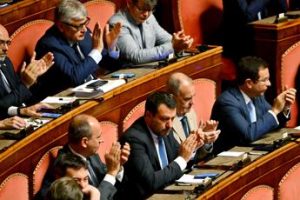 Draghi in Senato, Lega: “Serve nuovo governo”