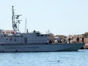 Migranti, vicesindaco Lampedusa chiama Salvini: “Qui il caos, ci aiuti”