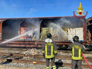 Orte, a fuoco treno merci, tempestivo l’intervento dei vigili del fuoco