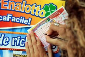 SuperEnalotto, numeri estrazione vincente oggi 18 agosto