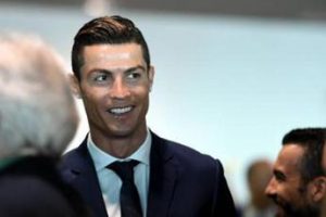 Calcio, Ten Hag: “Comportamento CR7 inaccettabile”