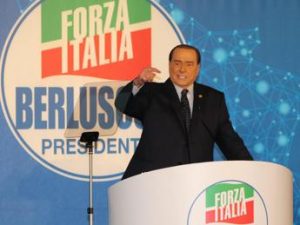 Elezioni 2022, Berlusconi: “Pensione minima a 1000 euro anche a casalinghe”