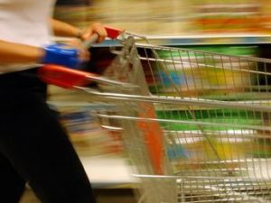 Sblocco navi ucraine, conseguenze sui prezzi in Italia: cosa costerà meno al supermercato