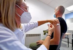 Vaiolo scimmie, vaccinazione al via in Italia: chi può farla