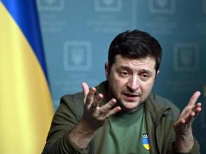 Ucraina, Zelensky: “Missili Russia su stazione, 22 morti”