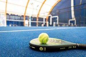 Padel, crescono gli infortuni: i consigli per evitarli