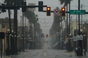 Usa, l’uragano Ian arriva in Florida: “Rischio catastrofe”