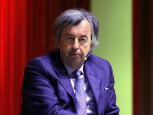 Covid, Burioni: “Vaccini Omicron si equivalgono? Pubblicare i dati”