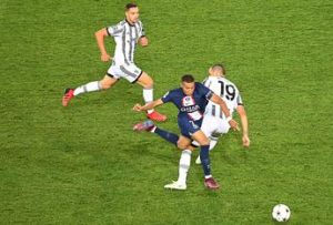 Champions, Psg-Juventus 2-1: doppio Mbappe, non basta McKennie