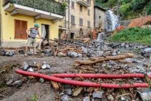 Maltempo al centro-nord: nubifragio a Livorno, allagamenti a Como e Lecco