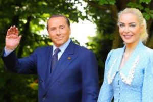 Elezioni 2022, Fascina: “Berlusconi ha fatto finire Guerra Fredda”