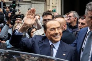 Berlusconi compie 86 anni, festa in famiglia ad Arcore