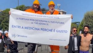 Flash mob ‘antisfiga’ Consulcesi all’Università Sapienza di Roma, ‘Entri a medicina perché è giusto’