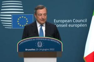 Crisi energia, l’appello di Draghi a un’Europa che non sa più decidere