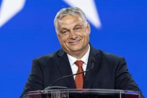 Orban a Vox: “Treno da Roma arrivato a Bruxelles, ora tocca a Madrid”