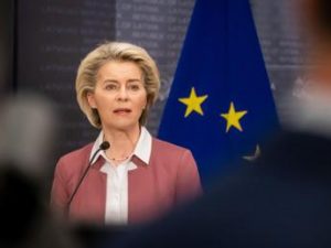 Von der Leyen: “Ue pronta a discutere price cap per produrre energia”